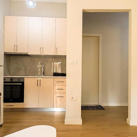 Home Inn Apartment 2 Near City Center Tirana Extérieur photo
