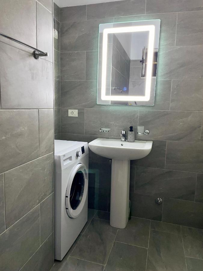 Home Inn Apartment 2 Near City Center Tirana Extérieur photo